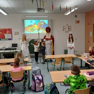 Der Nikolaus an der Grundschule