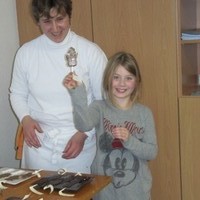 Wie werden Schokoladennikoläuse hergestellt?